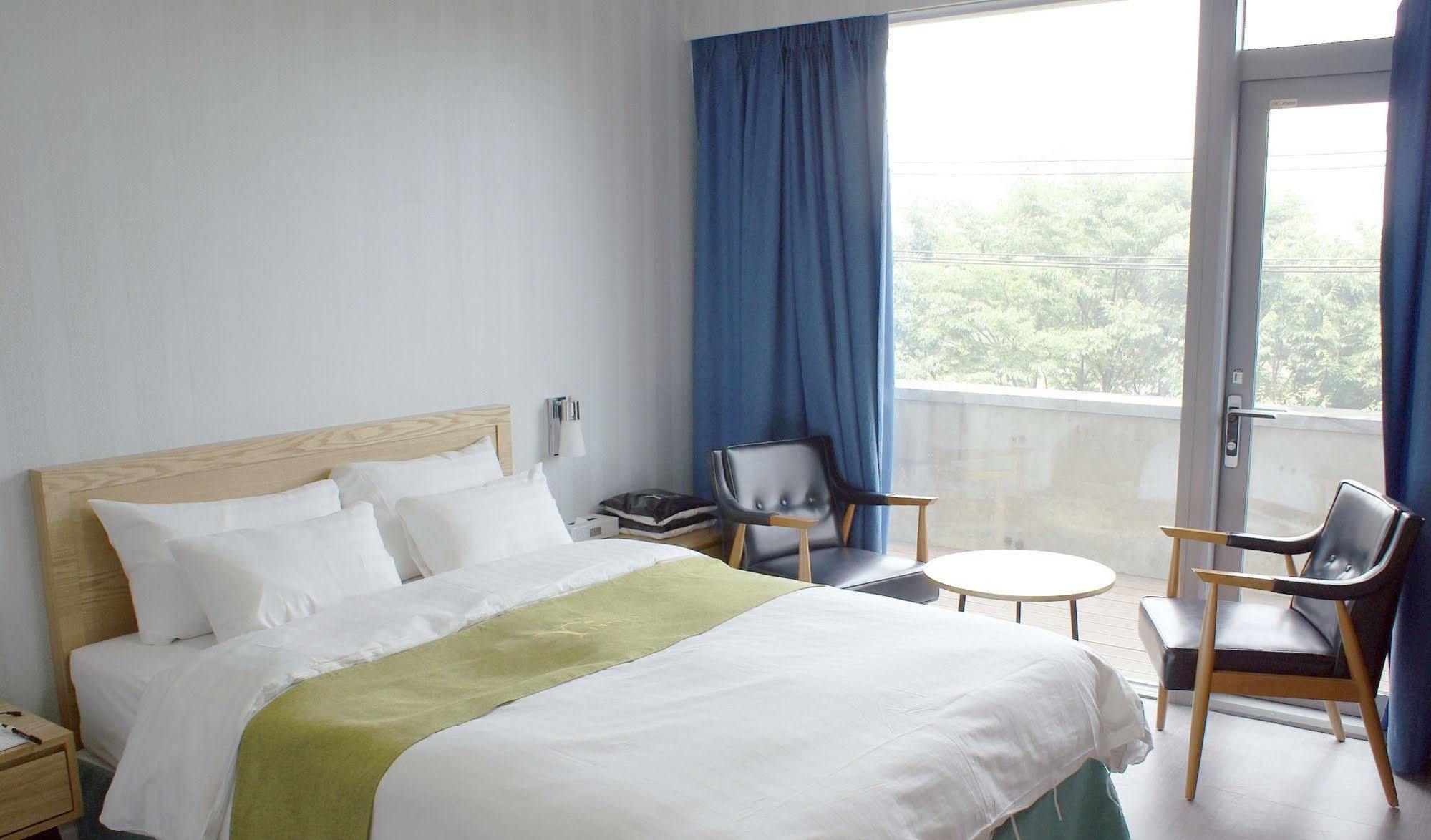 Y Ocean Hotel Йосу Экстерьер фото